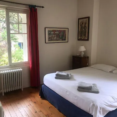 10-12 Pers Centre 300m De La *